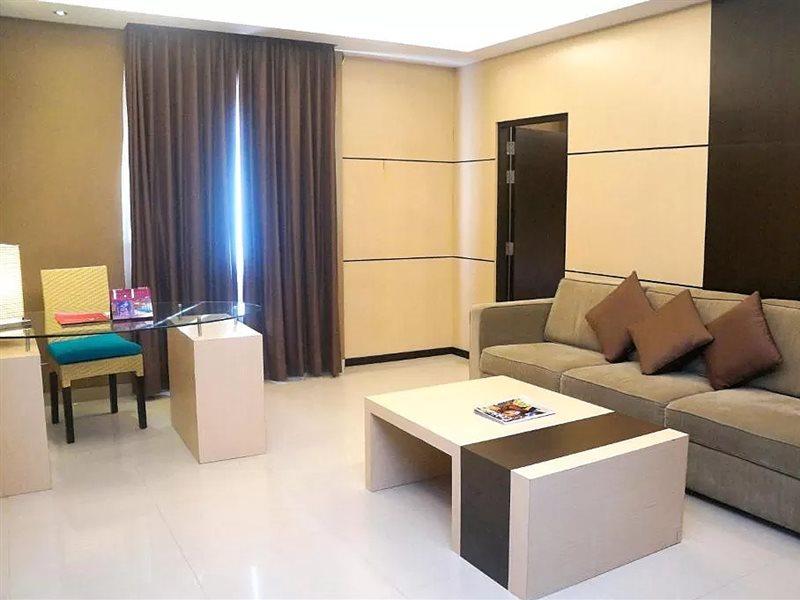 Orchardz Hotel Ayani Pontianak Exterior photo